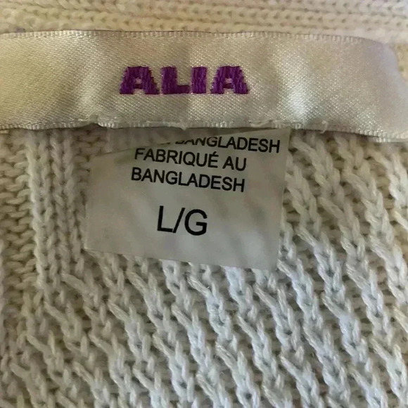 Alia off-white sweater w crazy quilt pattern in cotton/acrylic  w 3/4 sleeves - Picture 3 of 6